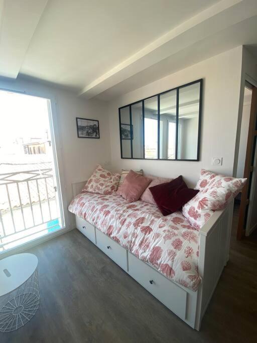 Appartement En Plein Coeur Du Centre Ville レ・サ​​ーブル・ドロンヌ エクステリア 写真