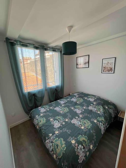 Appartement En Plein Coeur Du Centre Ville レ・サ​​ーブル・ドロンヌ エクステリア 写真